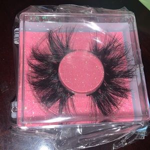 100% Mink Eyelashes